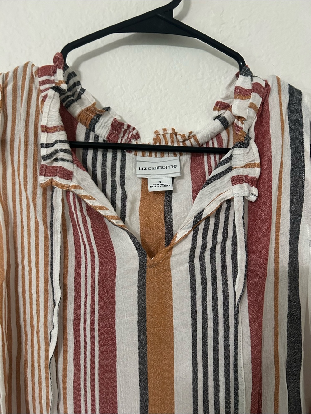 Liz Claiborne NWT Striped Sleeveless Blouse Small Safari Spice Boho V-Neck - Picture 6 of 9